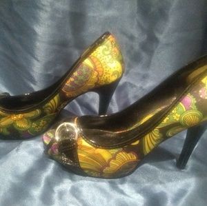 Sara Jayne heels